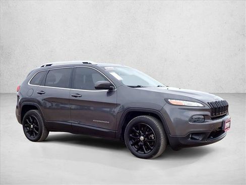 Used 2014 Jeep Cherokee Latitude FWD image 6