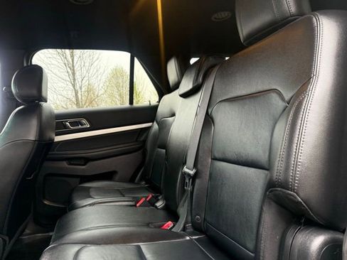 Used 2016 Ford Explorer XLT w/ Equipment Group 202A image 16