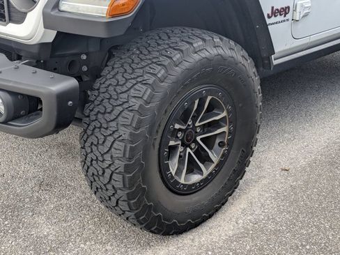 Used 2024 Jeep Wrangler Unlimited Rubicon AWD/4WD image 5