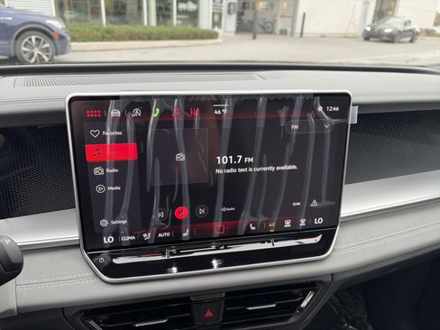 New 2026 Volkswagen Tiguan SE R-Line image 27