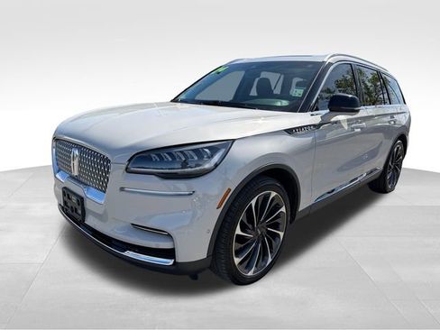 Used 2024 Lincoln Aviator Reserve w/ Equipment Group 201A image 3
