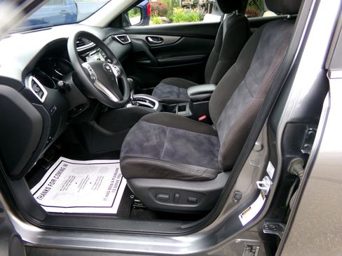 Used 2015 Nissan Rogue SV image 11