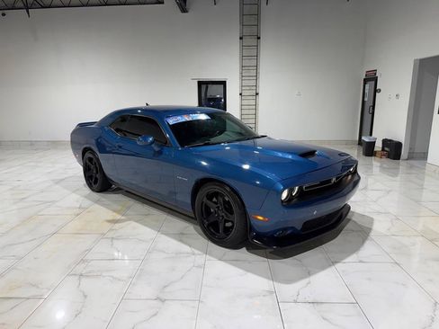 Used 2020 Dodge Challenger R/T RWD image 3
