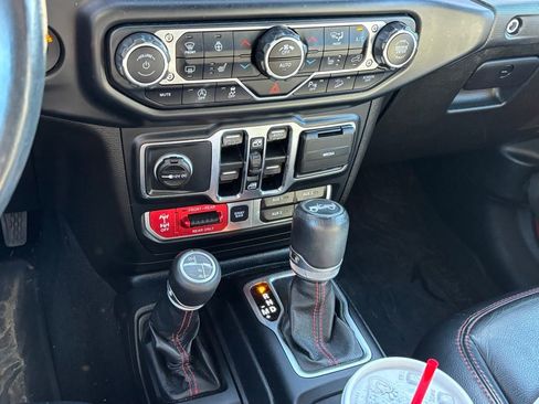 Used 2018 Jeep Wrangler Unlimited Rubicon image 11