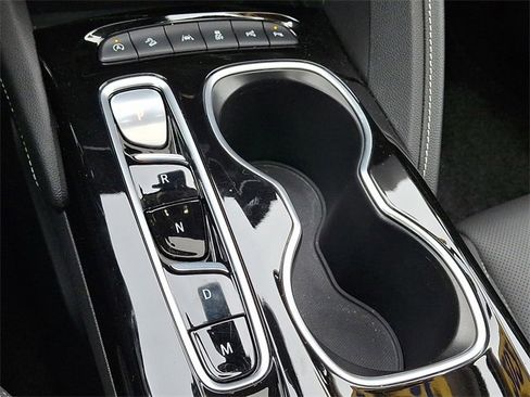 Used 2021 Buick Envision Avenir w/ Technology Package II image 16