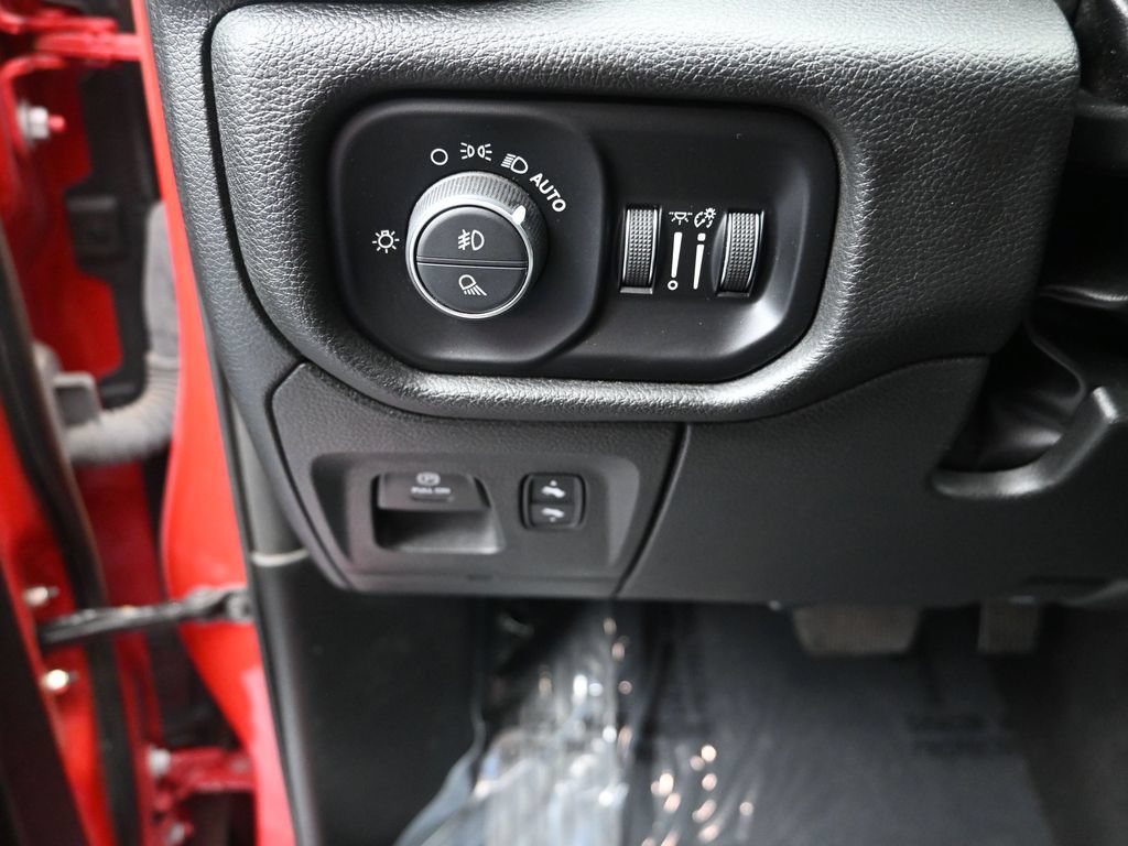 Used 2025 RAM 1500 Big Horn AWD/4WD image 13