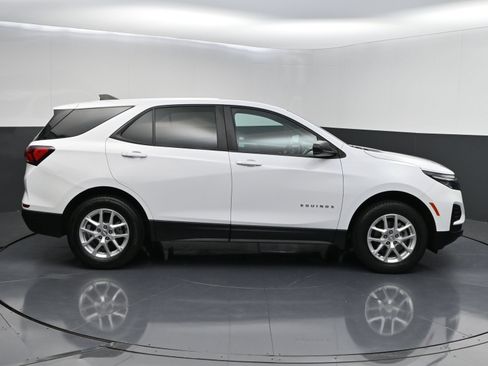 Certified 2023 Chevrolet Equinox LS w/ LS Convenience Package AWD/4WD image 8