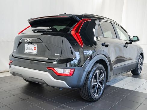 Used 2024 Kia Niro LX FWD image 4