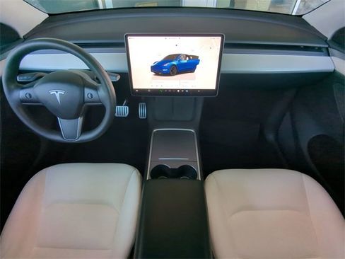 Used 2025 Tesla Model Y Performance image 18