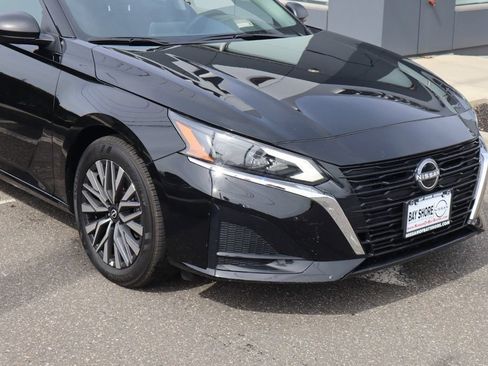 Certified 2025 Nissan Altima 2.5 SV FWD image 4