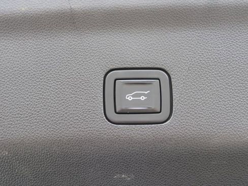 Used 2024 Chevrolet Tahoe Z71 w/ Z71 Off-Road Package AWD/4WD image 52