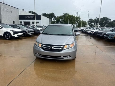 Used 2016 Honda Odyssey Touring Elite image 4