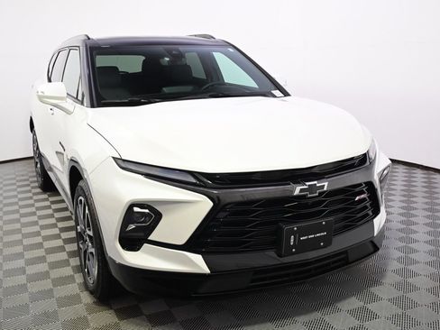 Used 2024 Chevrolet Blazer RS w/ Driver Confidence II Package AWD/4WD image 9