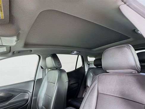 Used 2022 GMC Terrain SLT w/ Tech Package AWD/4WD image 5