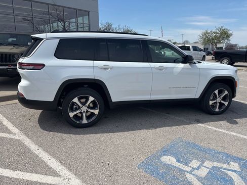 New 2026 Jeep Grand Cherokee L Limited AWD/4WD image 30