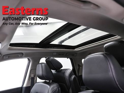 Used 2023 Nissan Pathfinder SL w/ SL Premium Package AWD/4WD image 35