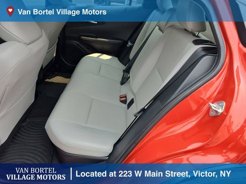 Used 2024 Toyota Prius XLE FWD image 23