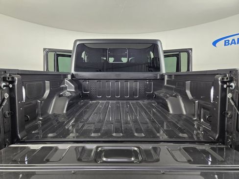 Used 2025 Jeep Gladiator Sport AWD/4WD image 13