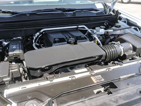 Used 2024 Chevrolet Colorado Trail Boss w/ Technology Package image 25