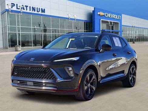 Used 2025 Buick Envision Sport Touring image 2