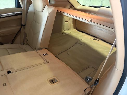 Used 2014 Porsche Cayenne Diesel AWD/4WD image 26