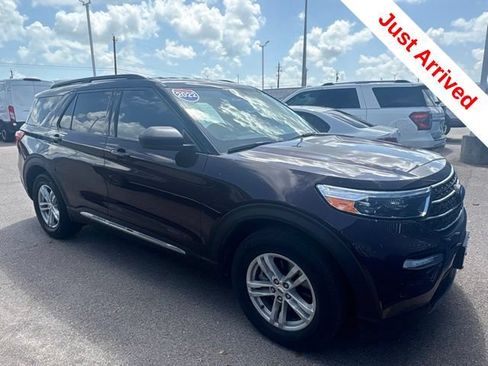 Used 2022 Ford Explorer XLT w/ Equipment Group 202A RWD image 3