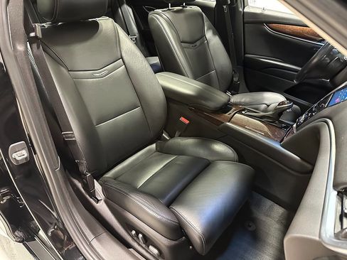 Used 2013 Cadillac XTS Premium image 12