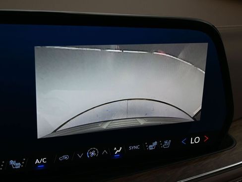 Used 2025 Chevrolet Tahoe High Country image 31