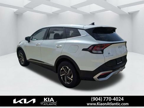 Used 2023 Kia Sportage LX AWD/4WD image 5