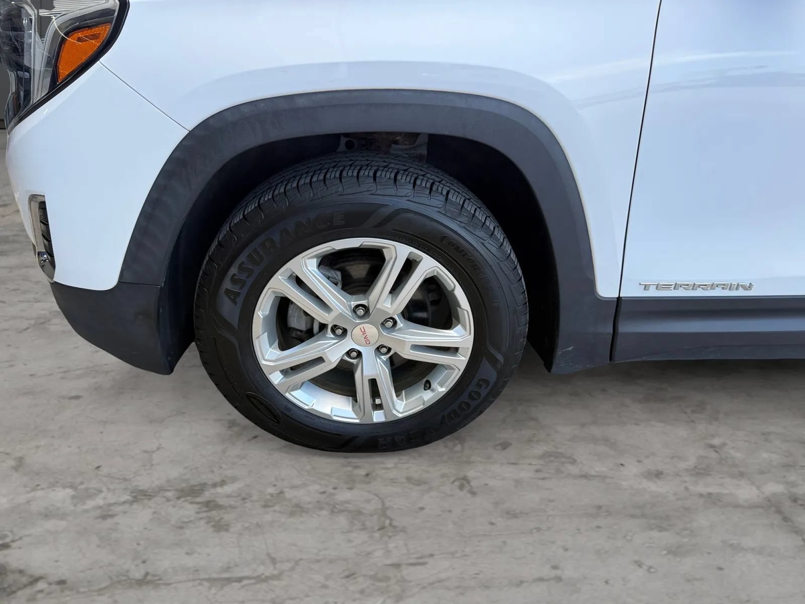 Used 2020 GMC Terrain SLE w/ Driver Convenience Package AWD/4WD image 43