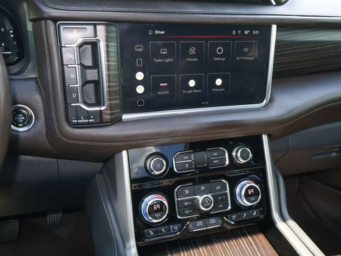Used 2022 GMC Yukon Denali AWD/4WD image 19