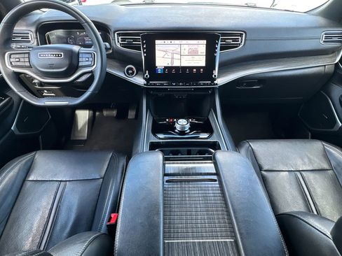 Certified 2024 Jeep Wagoneer Series II w/ Flexible Seating Group RWD image 20