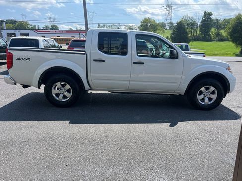 Used 2013 Nissan Frontier SV AWD/4WD image 5