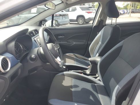 Used 2025 Nissan Versa SV FWD image 11