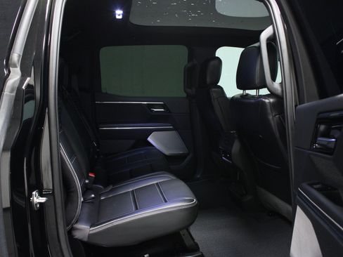 Used 2025 GMC Sierra EV Denali AWD/4WD image 15