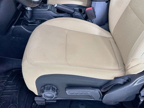Used 2021 Jeep Wrangler Sport image 18