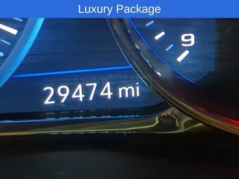 Used 2023 GMC Acadia SLT w/ Elevation Edition image 13