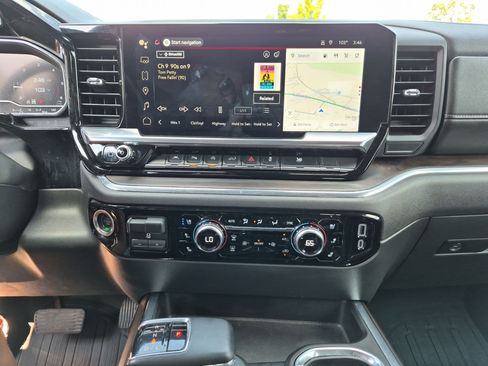 Used 2023 GMC Sierra 1500 SLT w/ SLT Premium Package AWD/4WD image 22
