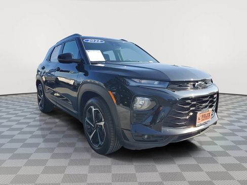 Used 2022 Chevrolet TrailBlazer RS w/ Technology Package image 2