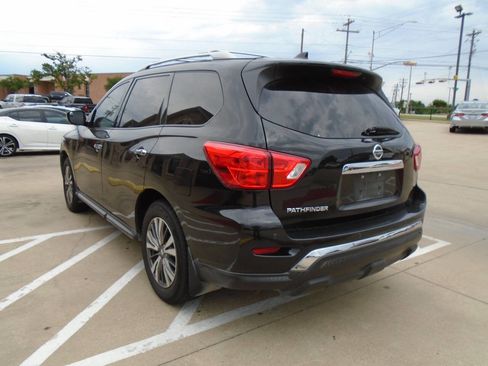 Used 2019 Nissan Pathfinder S FWD image 5