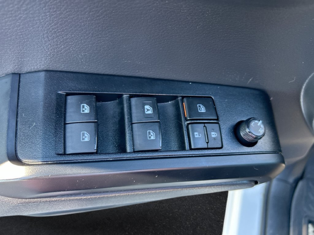 Used 2023 Toyota Tacoma SR AWD/4WD image 13