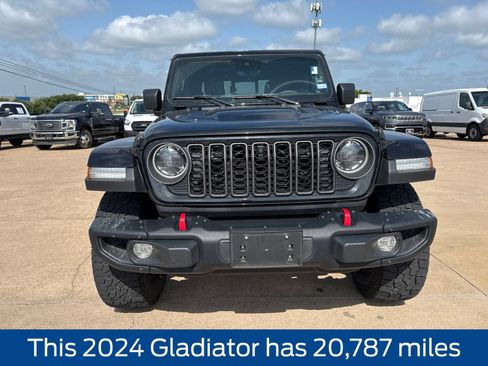 Used 2024 Jeep Gladiator Rubicon AWD/4WD image 2