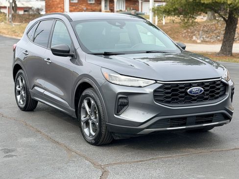 Used 2024 Ford Escape ST-Line image 3