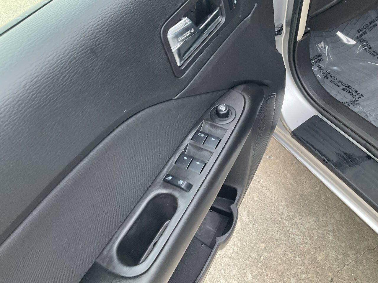 Used 2012 Ford Fusion SE FWD image 10
