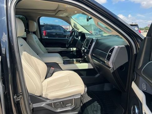 Used 2018 Ford Expedition Platinum RWD image 24