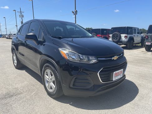 Used 2020 Chevrolet Trax LS w/ Tint and Cruise Package FWD image 2