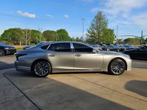Used 2021 Lexus LS 500 w/ Accessory Package (Z2) RWD image 10