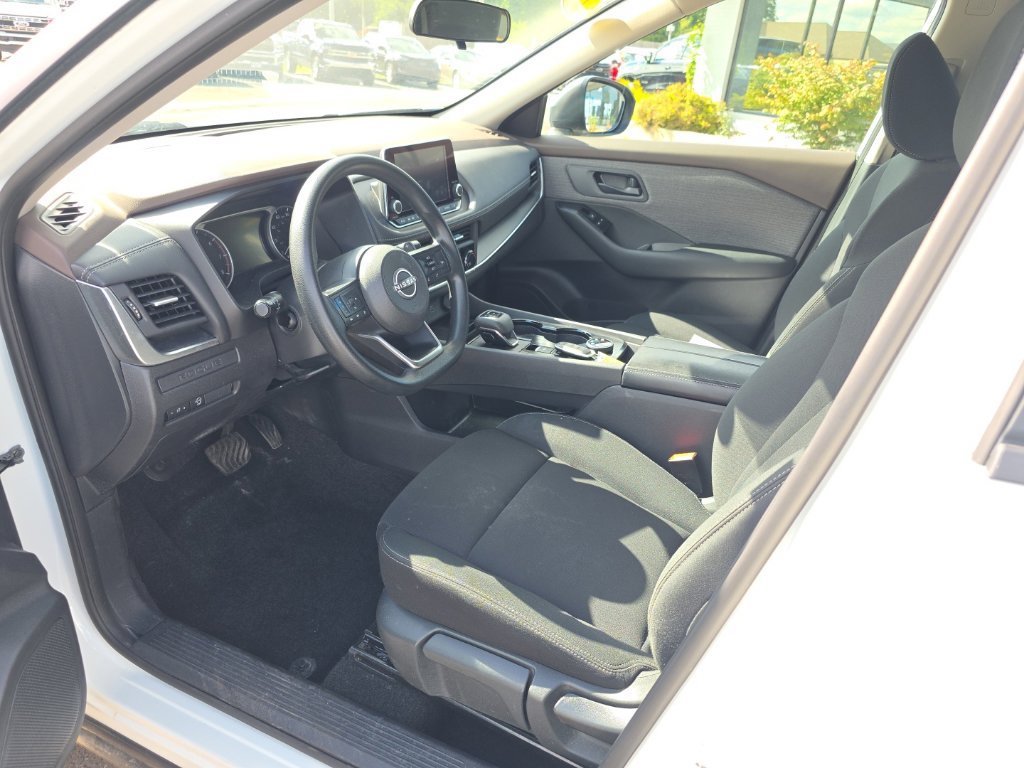 Used 2023 Nissan Rogue S AWD/4WD image 19