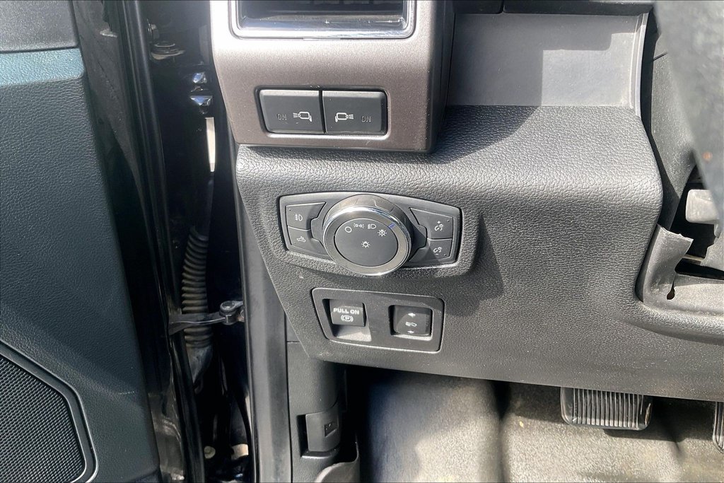 Used 2019 Ford F150 XLT w/ Equipment Group 302A Luxury AWD/4WD image 36
