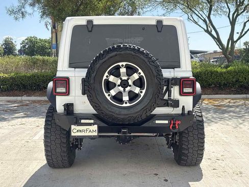 Used 2018 Jeep Wrangler Unlimited Sport S AWD/4WD image 4